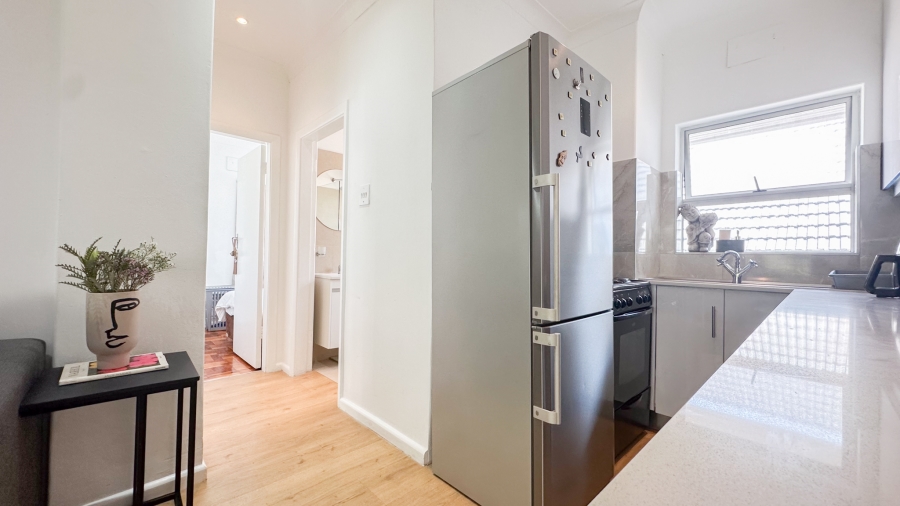 To Let 2 Bedroom Property for Rent in Sea Point Western Cape